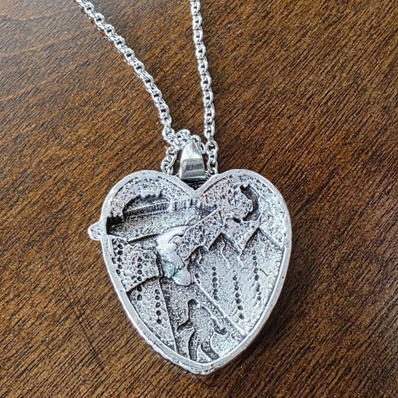 Silver UFO Heart Pendant Necklace - Picture 2 of 4